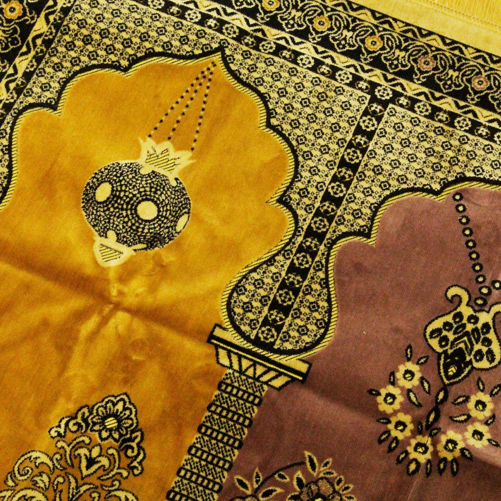 Tricolor Lantern Three Person Large Extra Large Family Prayer Rug Sajadah Mat - Hijaz